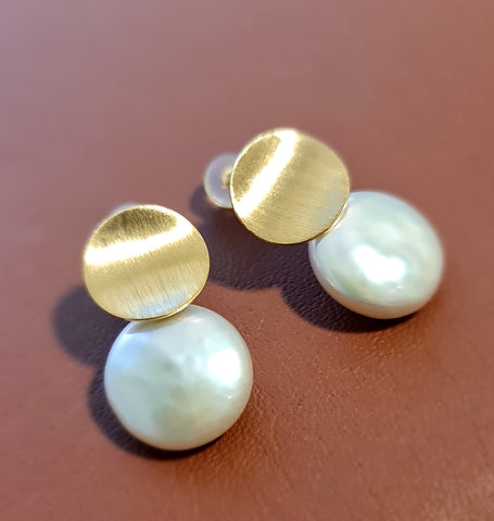 Pearly Button Up Earring