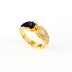 B&W Ring