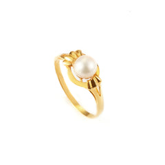 Moments in Pearl Ring